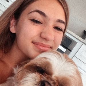 Meet your Posher, Lily